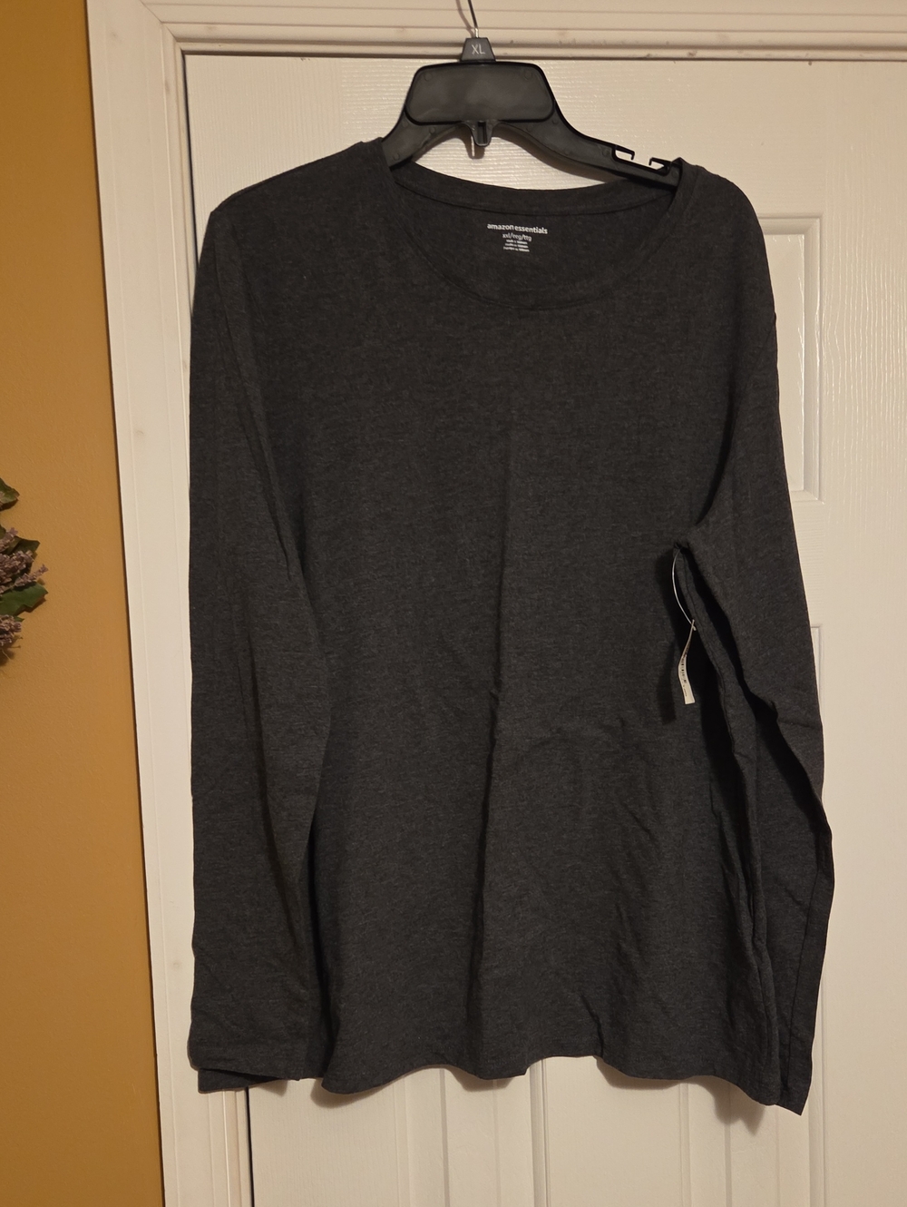 Amazon Essentials Women's Long-Sleeve Crewneck Shirt - Dark Gray